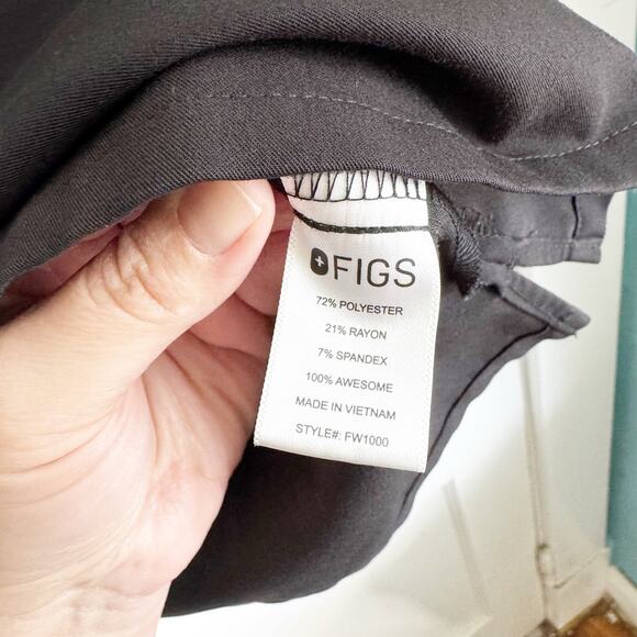 FIGS Technical Collection Catarina One Pocket Scrub Top Black Short Sleeve Small - Picture 4 of 6